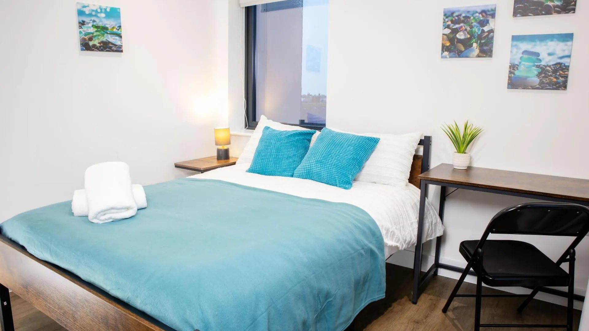 Central 2 Bed 2 Bath Apartment Near Brighton College, Beach, Hospital - Long Stay Offers