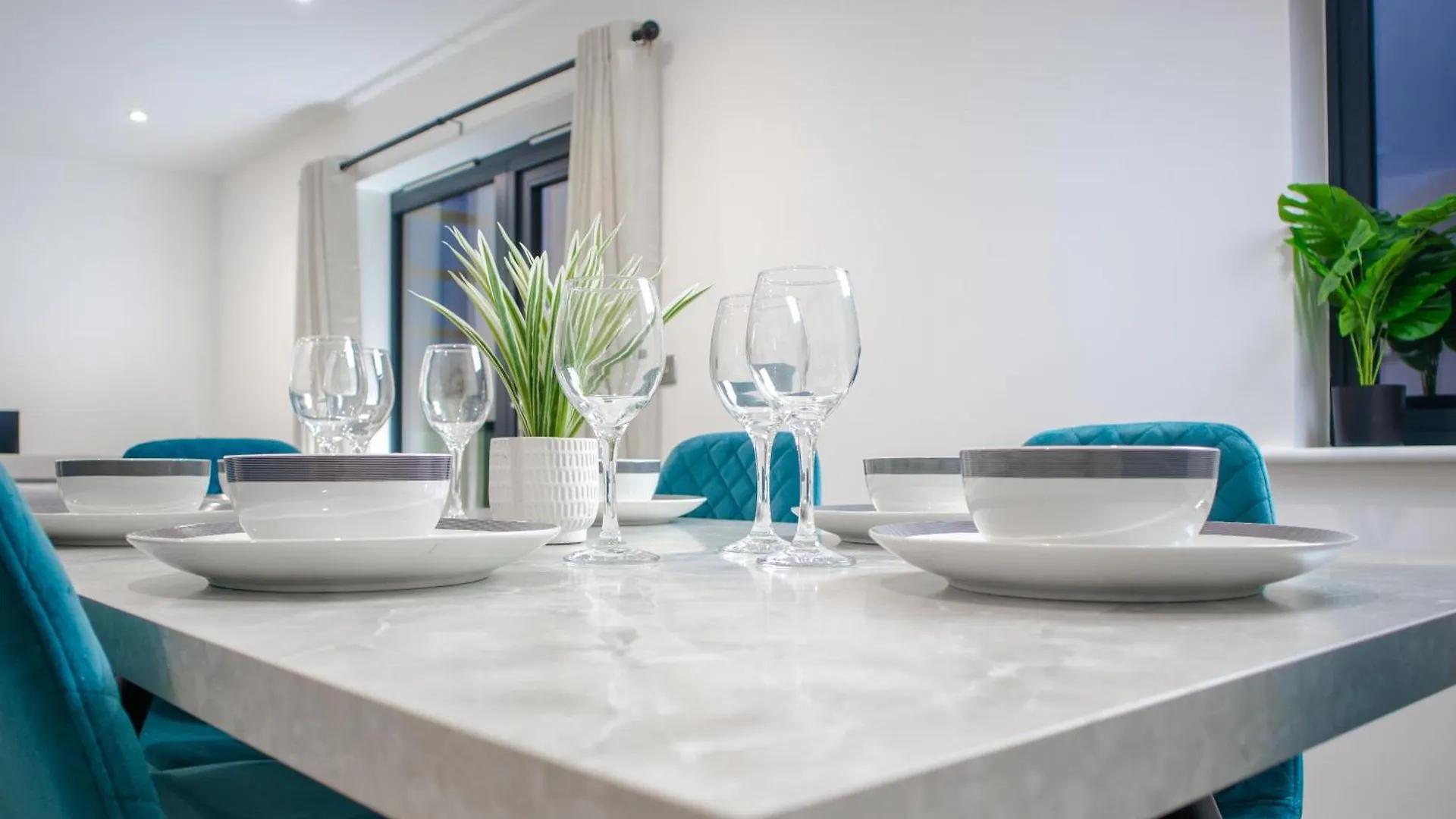 Central 2 Bed 2 Bath Apartment Near Brighton College, Beach, Hospital - Long Stay Offers Egyesült Királyság