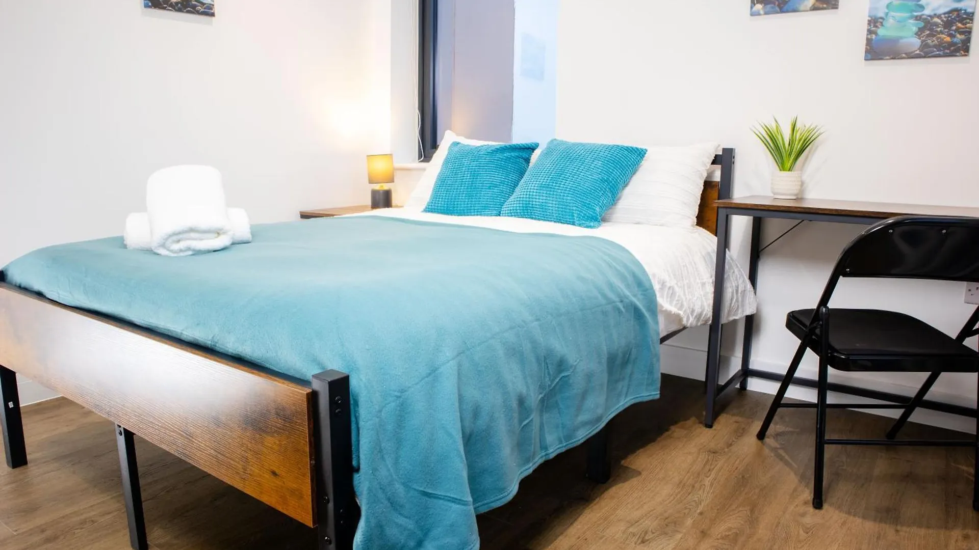 Central 2 Bed 2 Bath Apartment Near Brighton College, Beach, Hospital - Long Stay Offers
