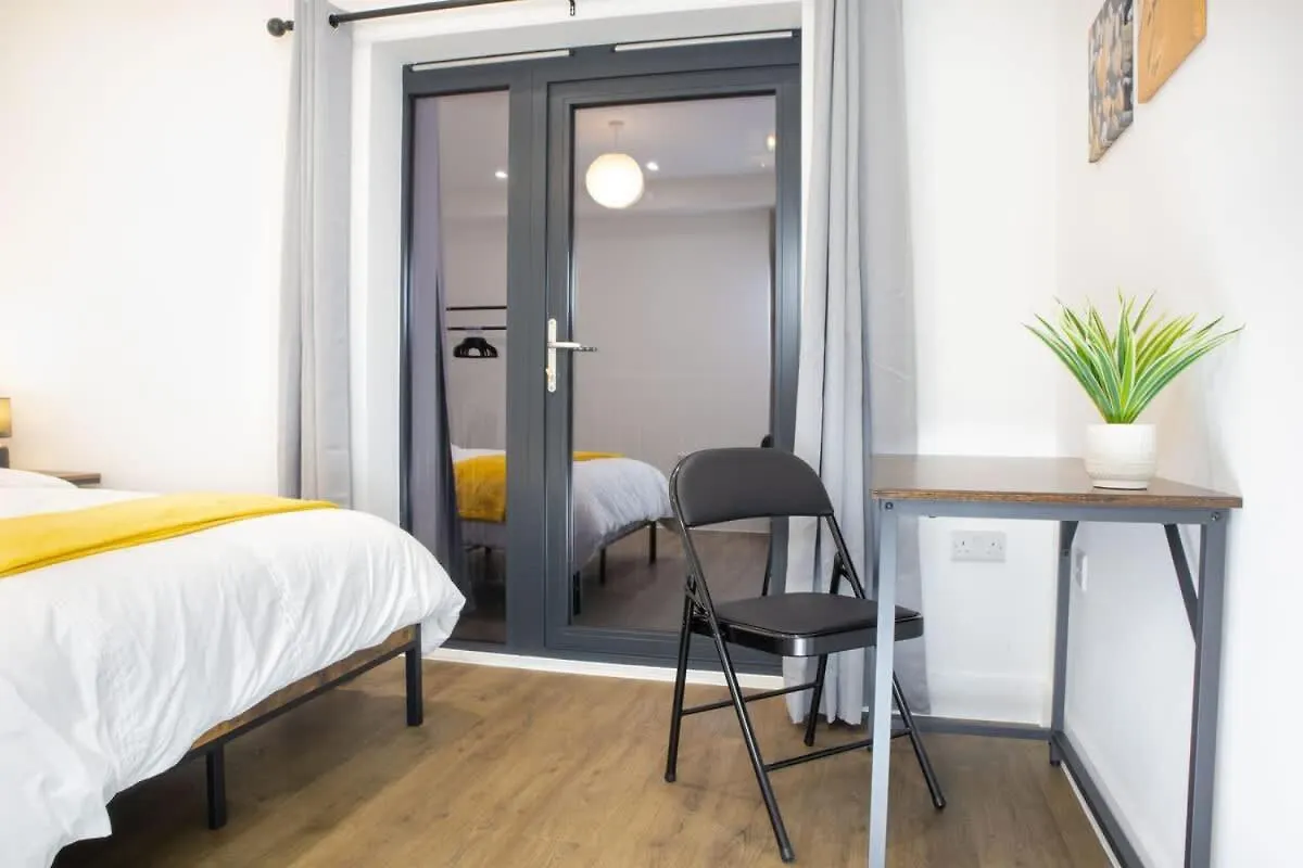Central 2 Bed 2 Bath Apartment Near Brighton College, Beach, Hospital - Long Stay Offers Egyesült Királyság