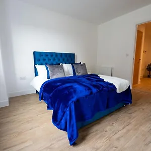 Newly Built Spacious Easily Accessible To Luton Airport, Town Centre And Station Apartment Luton (Bedfordshire)